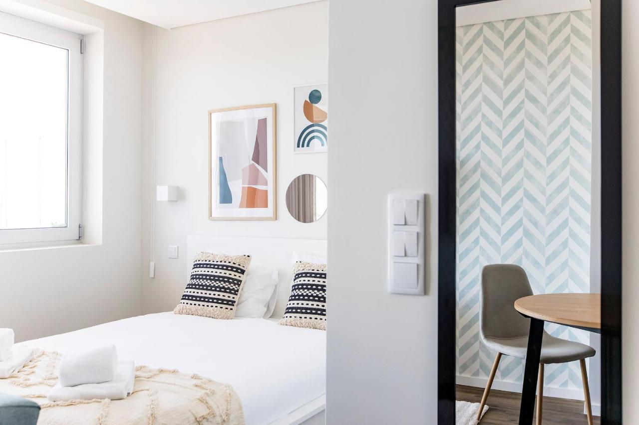 Elegant Studio W/ Ac & Balcony By Lovelystay Porto Zewnętrze zdjęcie