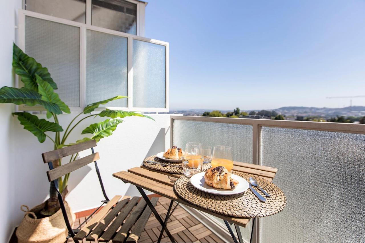 Elegant Studio W/ Ac & Balcony By Lovelystay Porto Zewnętrze zdjęcie
