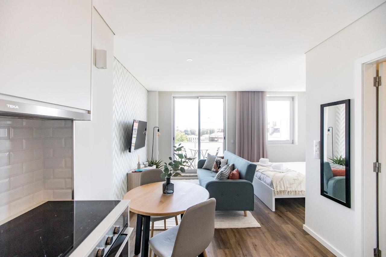 Elegant Studio W/ Ac & Balcony By Lovelystay Porto Zewnętrze zdjęcie
